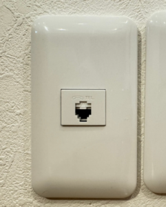 電話線のコンセント拡大