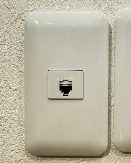 電話線のコンセント拡大